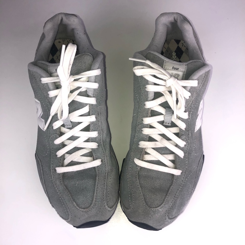 New Balance grey and white running shoes 8 1/2